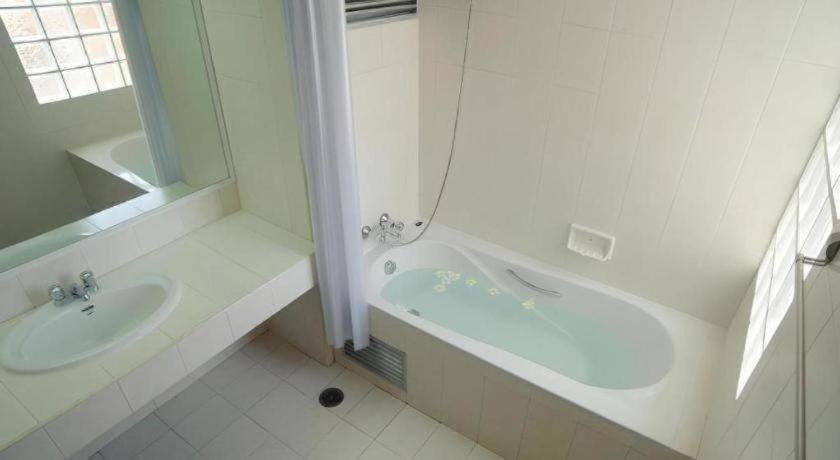 Diamond Place 3*